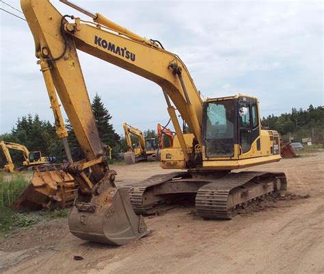 pc200 excavator specs